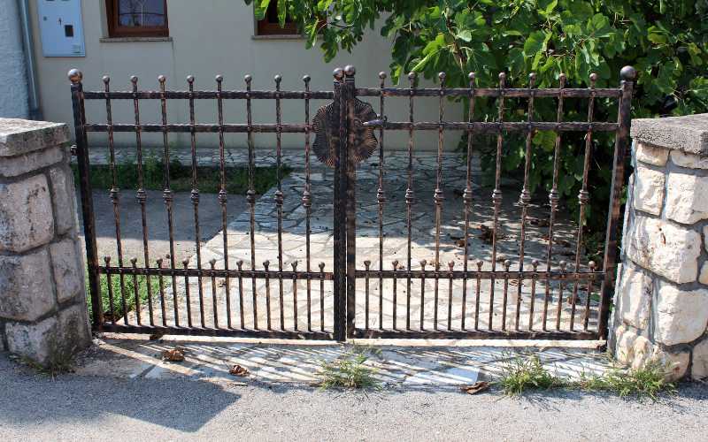 Swing Gates for small driveways