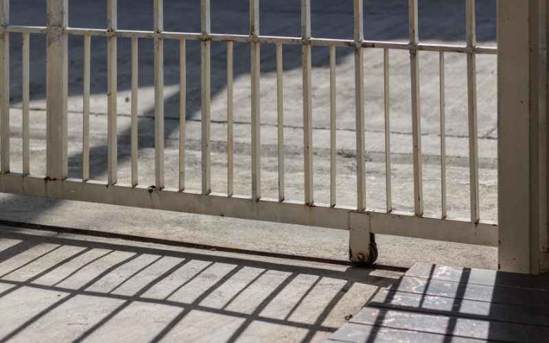 Gate Track Problem